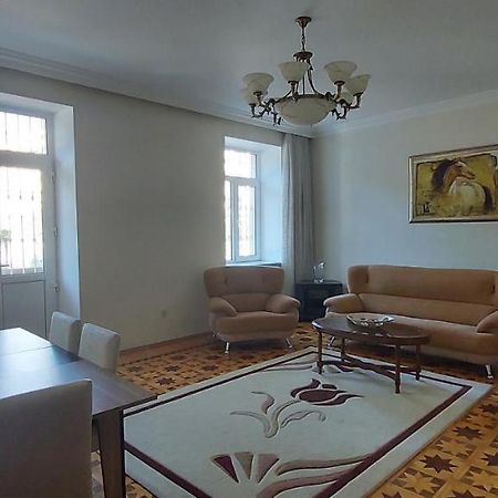 Azneft Royal Suite Apartment Sea View Baku Bagian luar foto