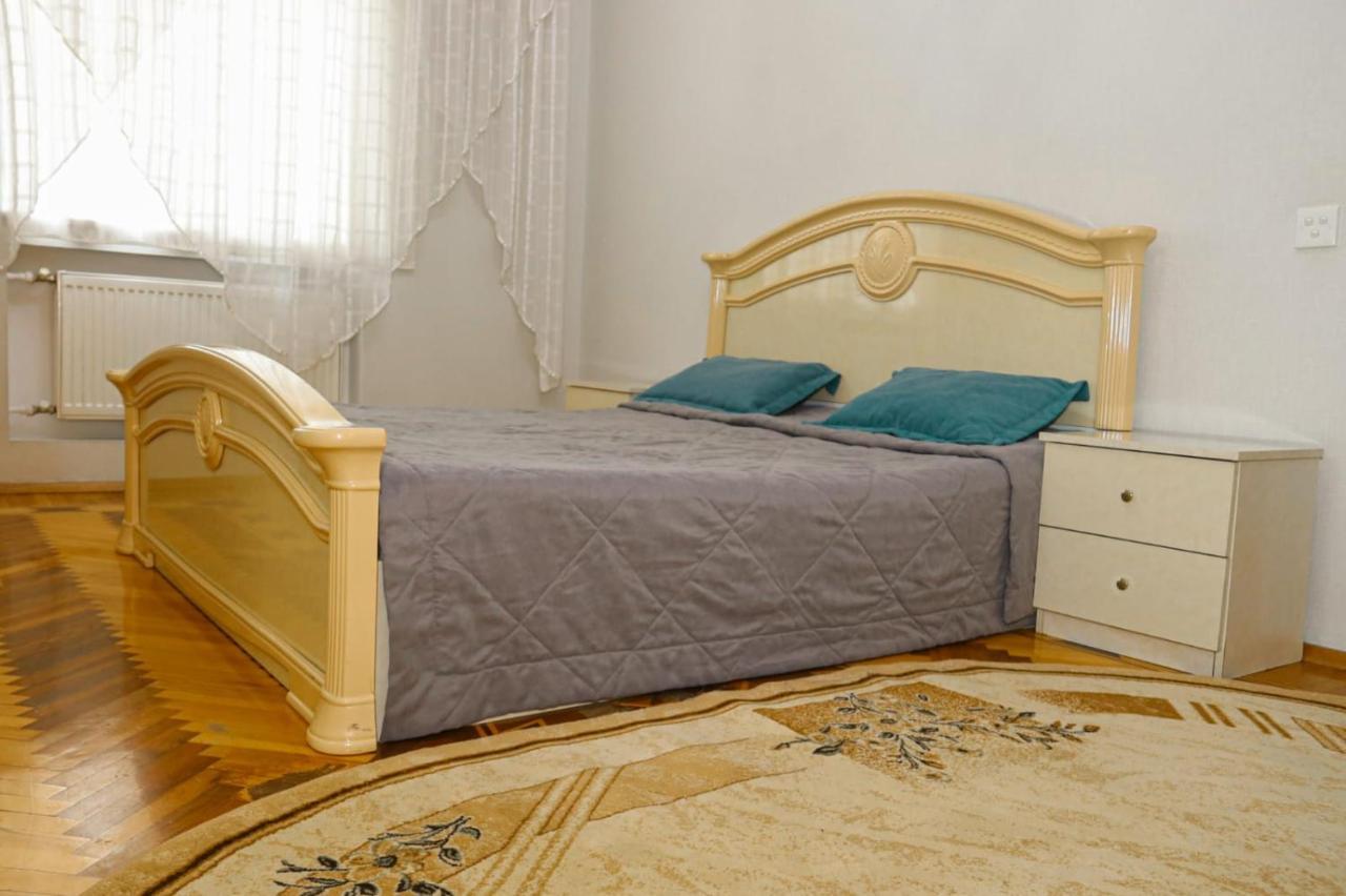 Azneft Royal Suite Apartment Sea View Baku Bagian luar foto