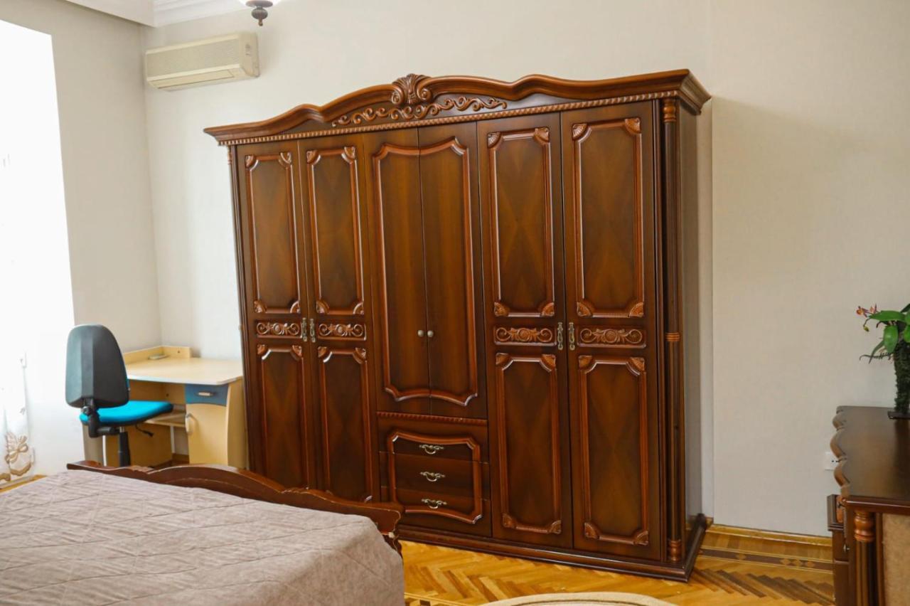 Azneft Royal Suite Apartment Sea View Baku Bagian luar foto