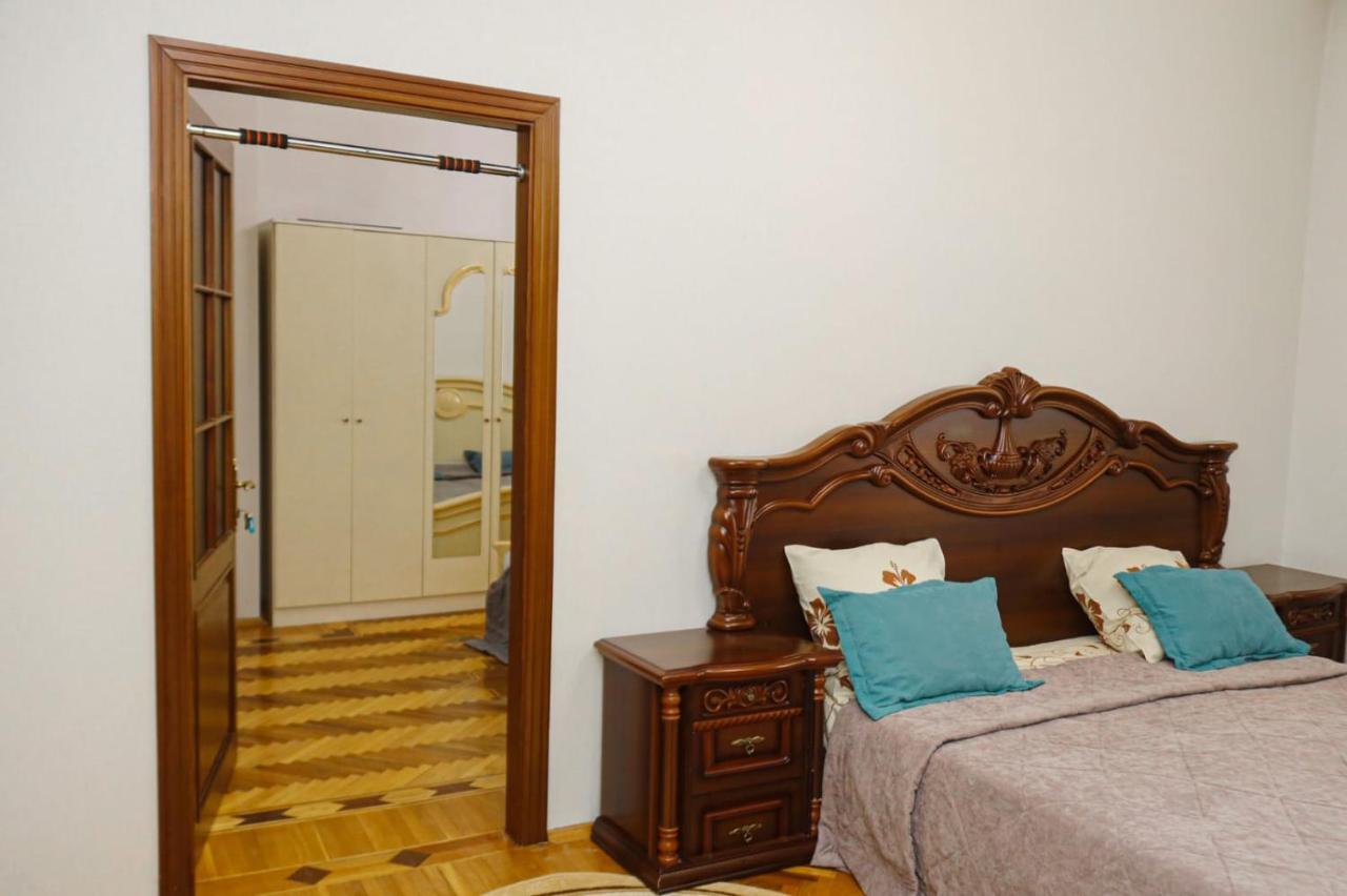 Azneft Royal Suite Apartment Sea View Baku Bagian luar foto