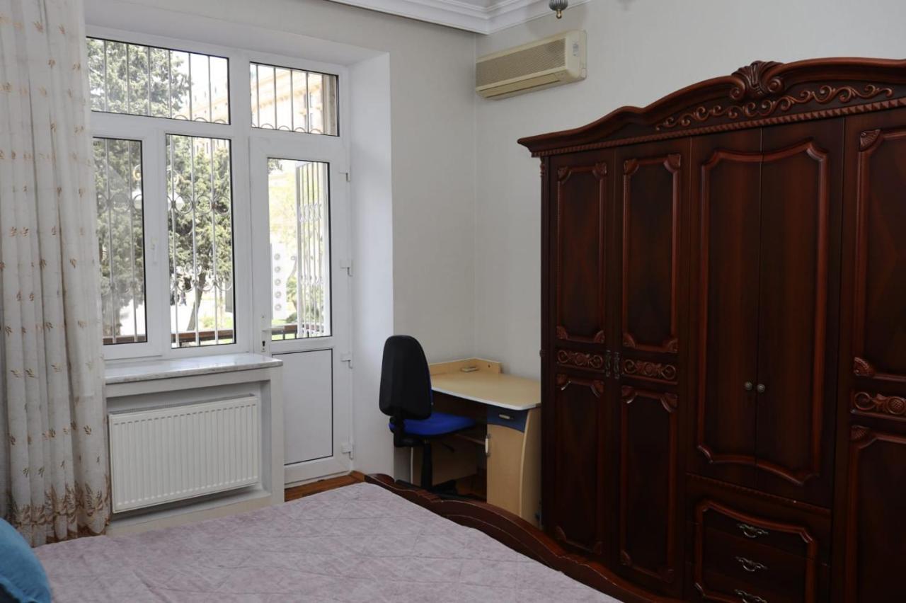 Azneft Royal Suite Apartment Sea View Baku Bagian luar foto