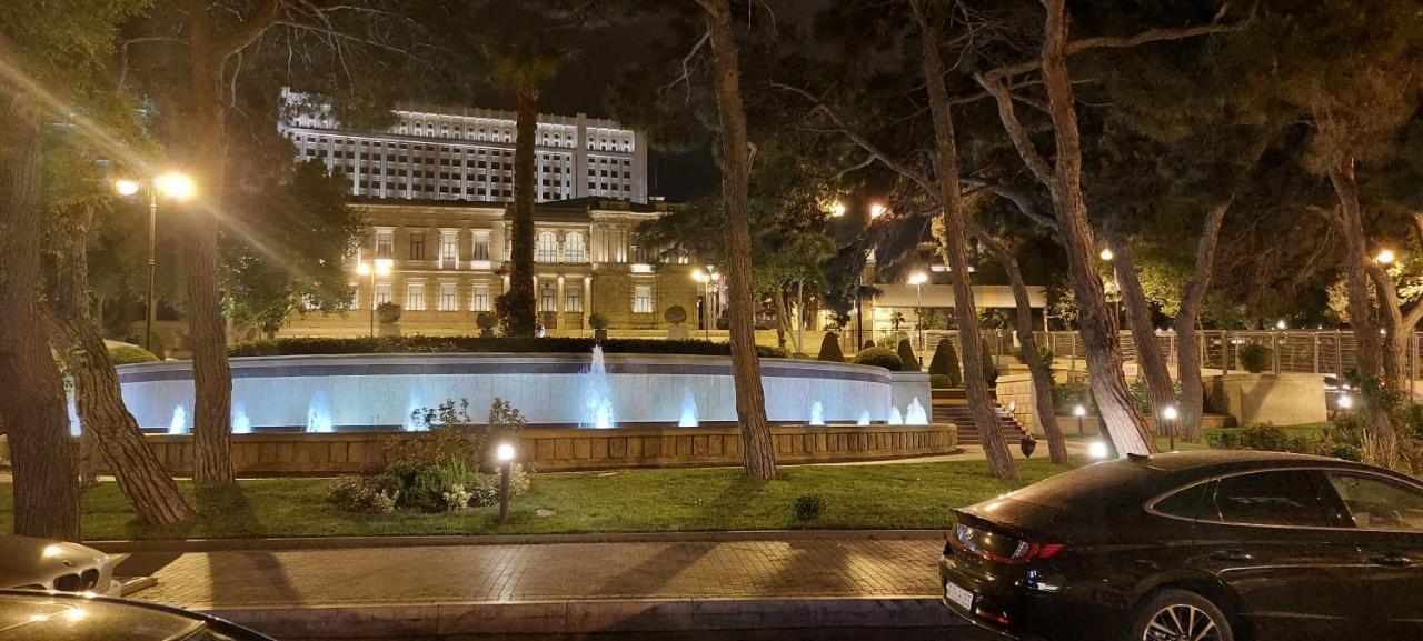 Azneft Royal Suite Apartment Sea View Baku Bagian luar foto