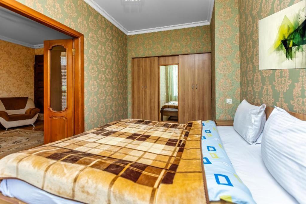 Azneft Royal Suite Apartment Sea View Baku Bagian luar foto