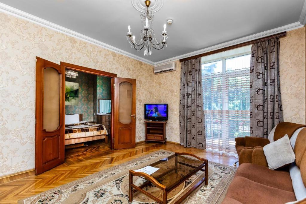 Azneft Royal Suite Apartment Sea View Baku Bagian luar foto