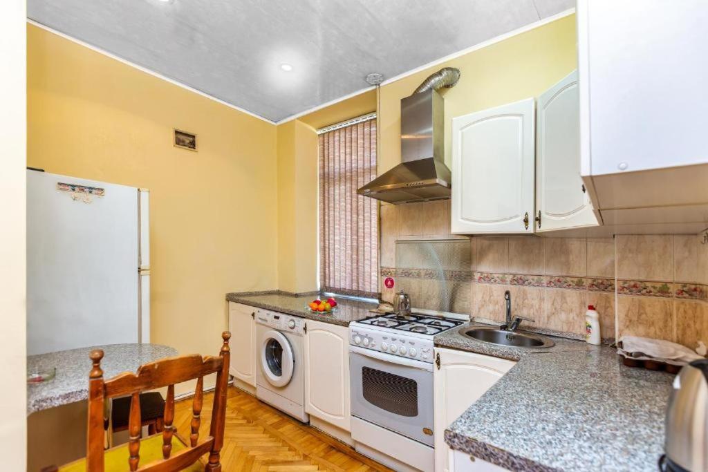 Azneft Royal Suite Apartment Sea View Baku Bagian luar foto