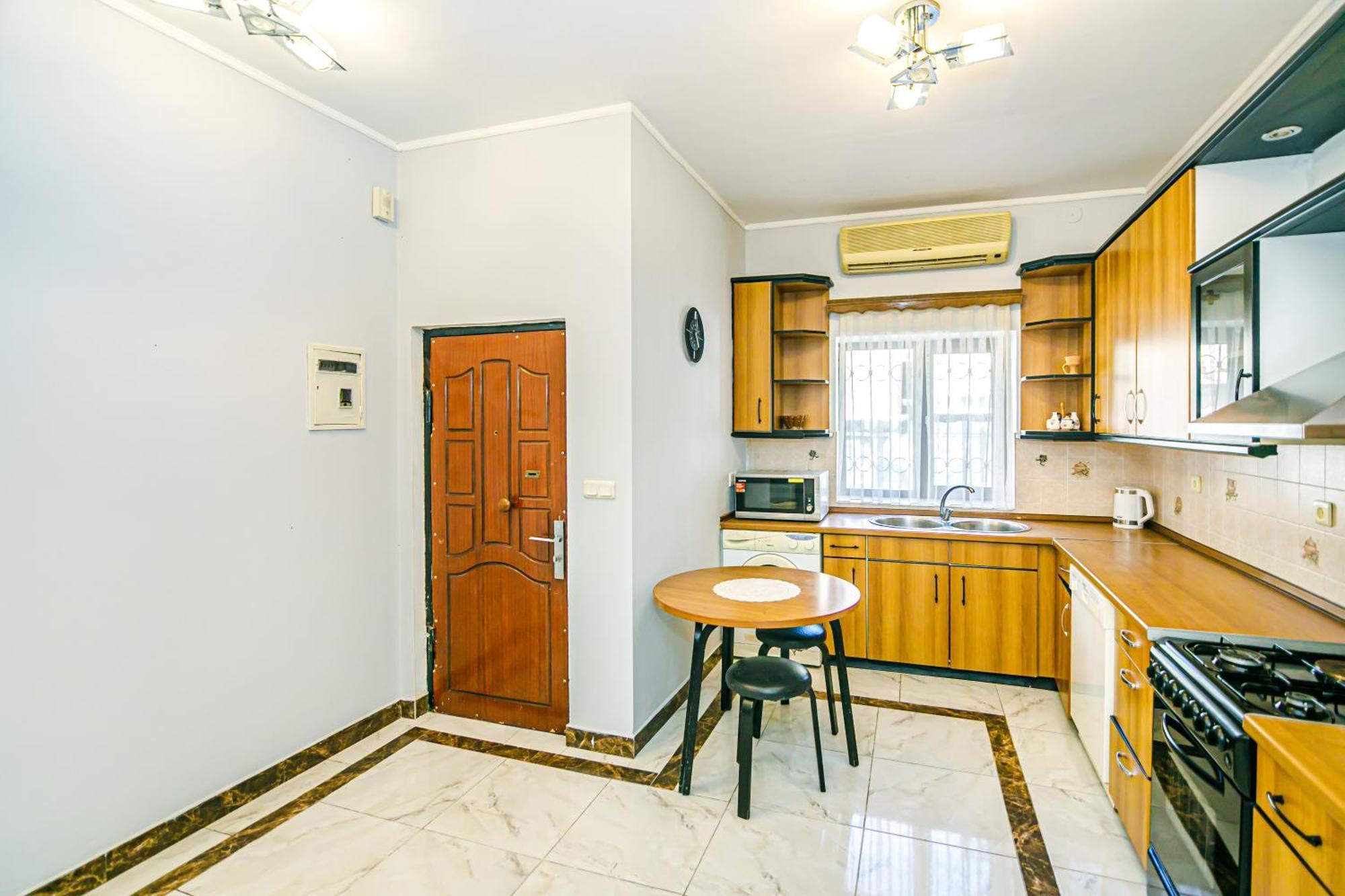 Azneft Royal Suite Apartment Sea View Baku Bagian luar foto